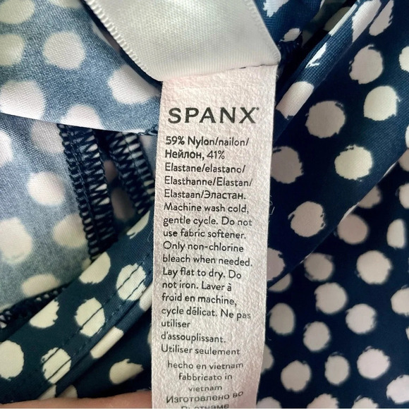 Spanx Navy Painted Polka Dot Sunshine 6" Shorts size extra large - Picture 6 of 12
